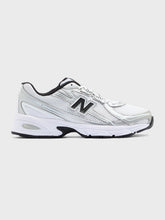 New Balance 740 Sneakers | Silver Metallic/Black