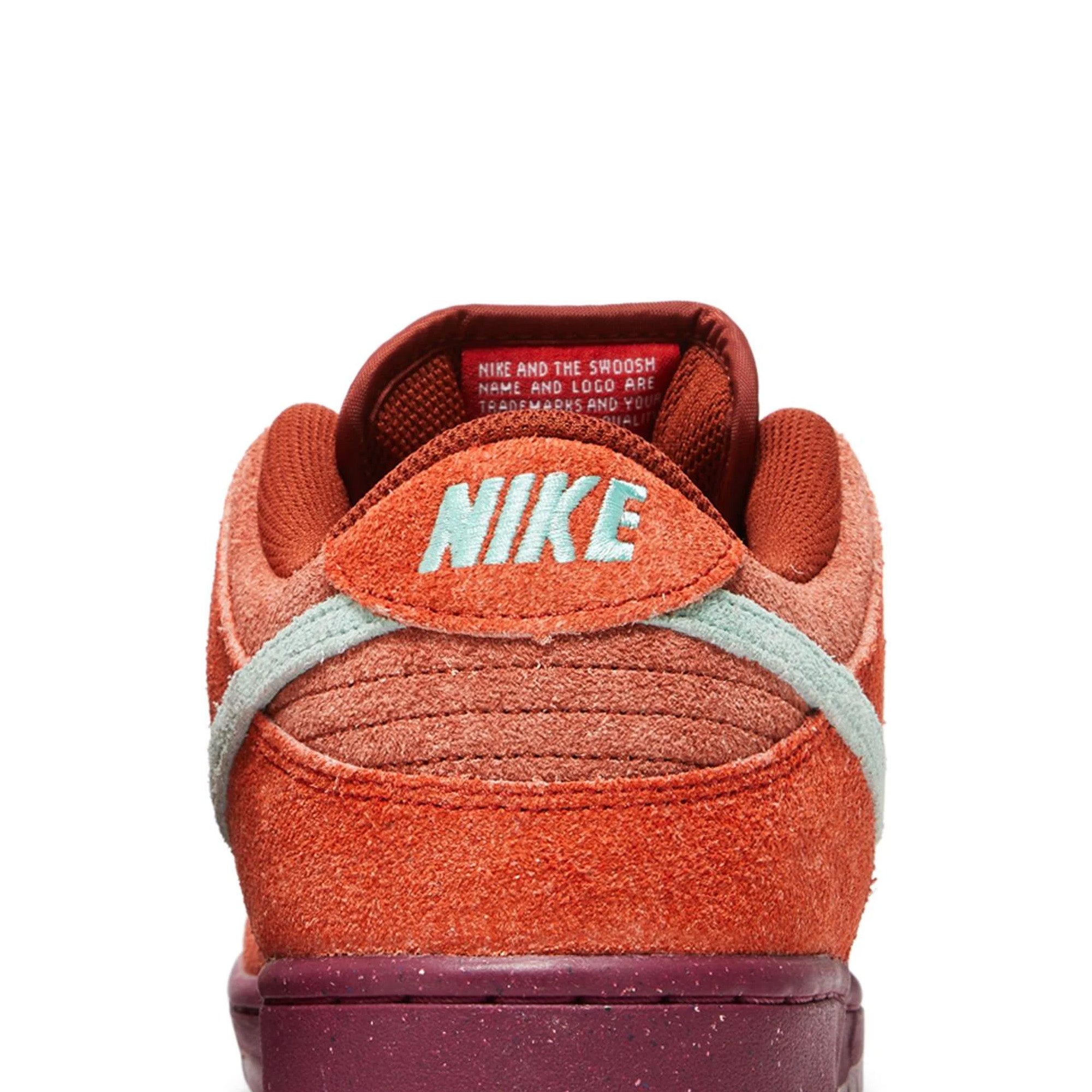 SB Dunk Low 'Mystic Red Rosewood' (2023)