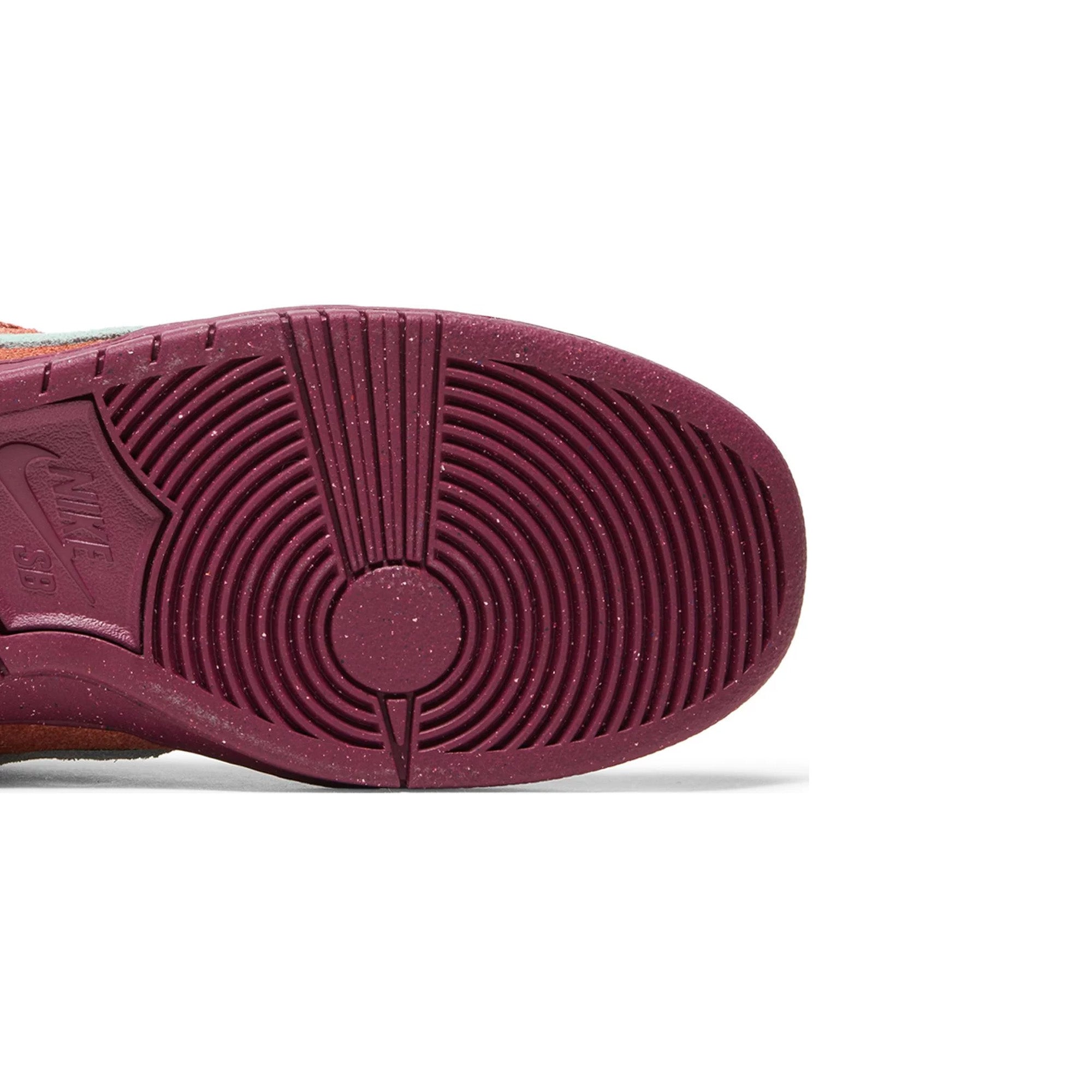 SB Dunk Low 'Mystic Red Rosewood' (2023)