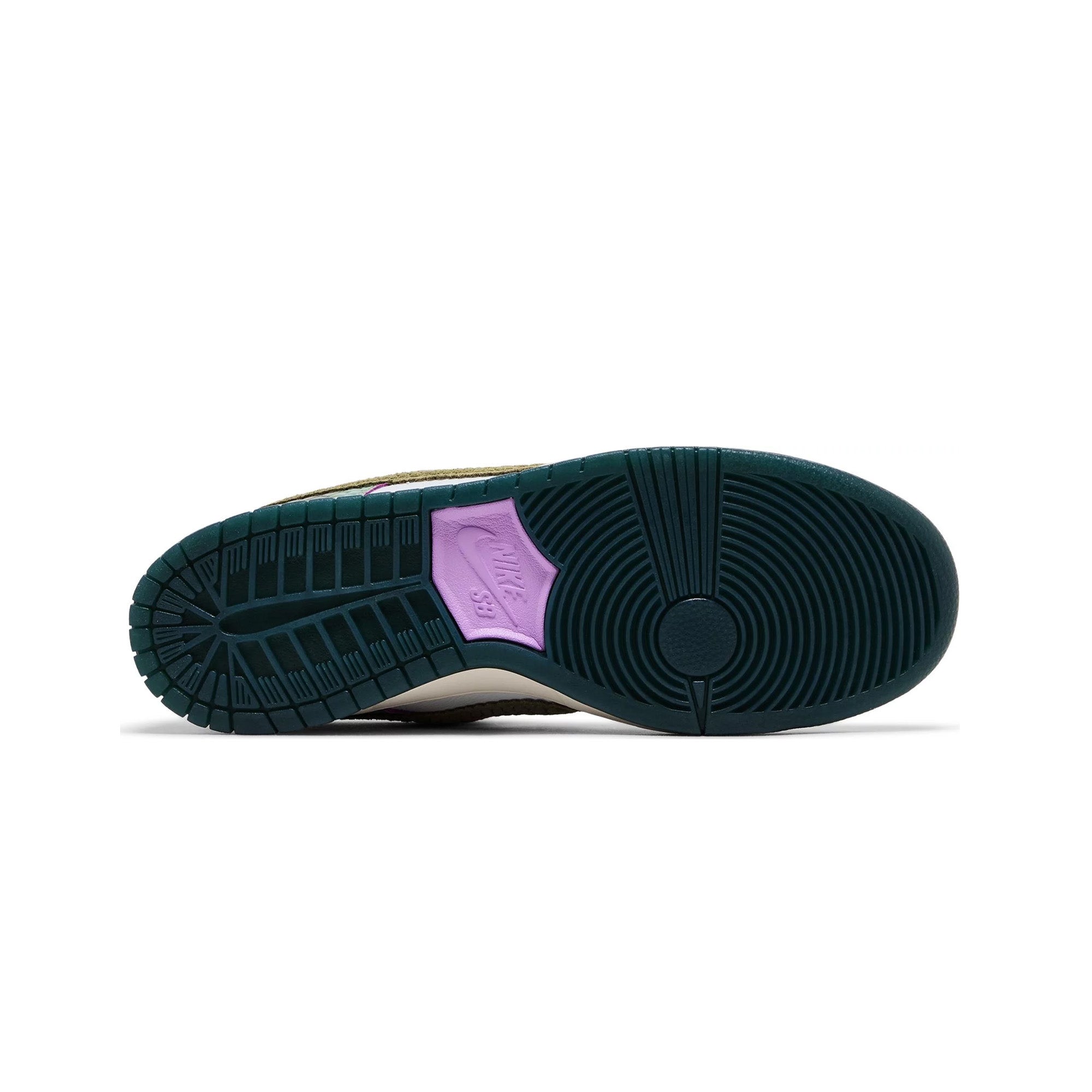 SB Dunk Low Alexis Sablone 'Chameleon' (2024)