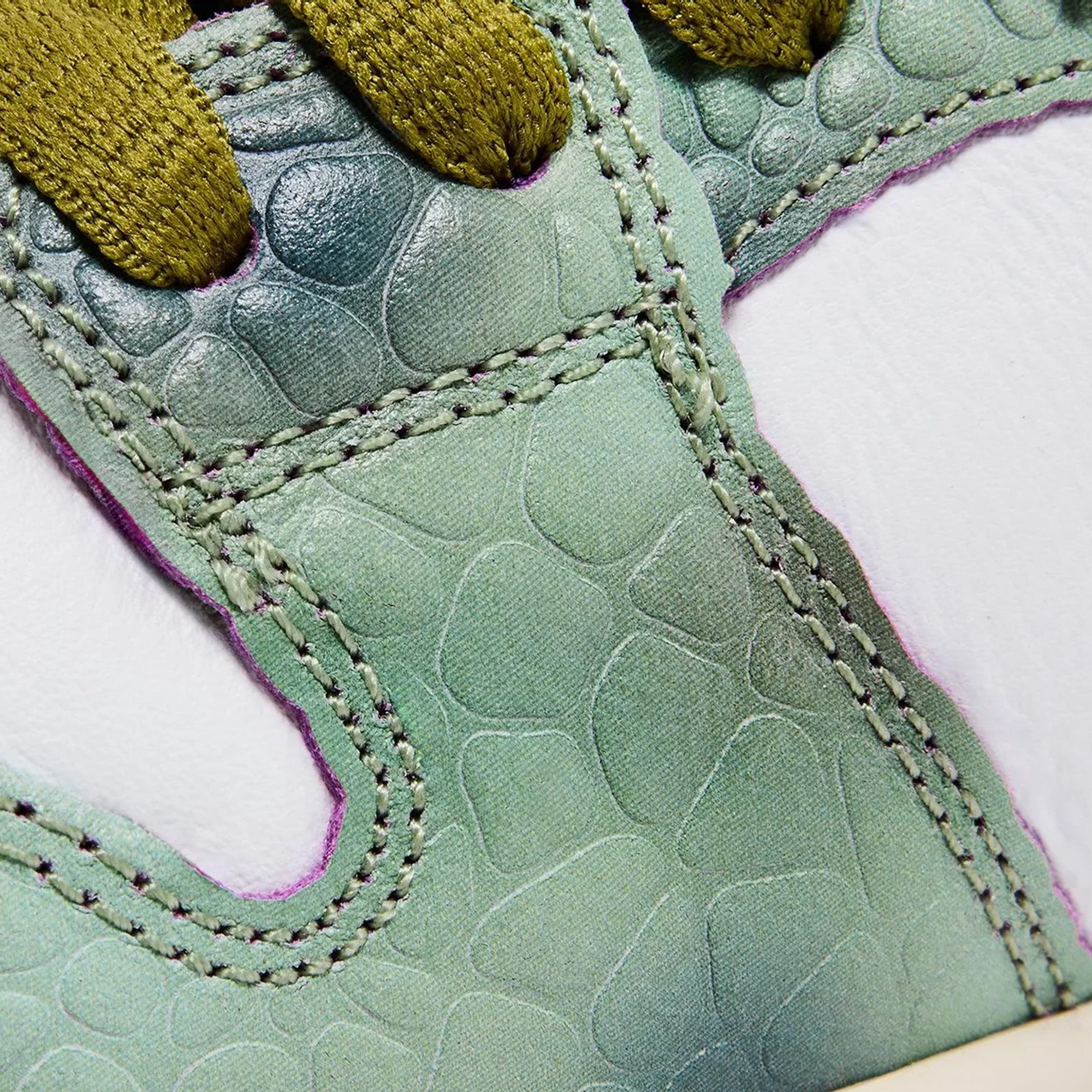 SB Dunk Low Alexis Sablone 'Chameleon' (2024)