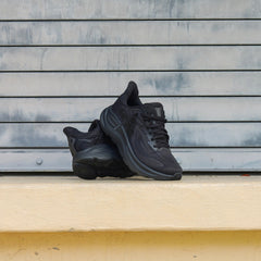 Mens HOKA Clifton 10 (Black/Black)