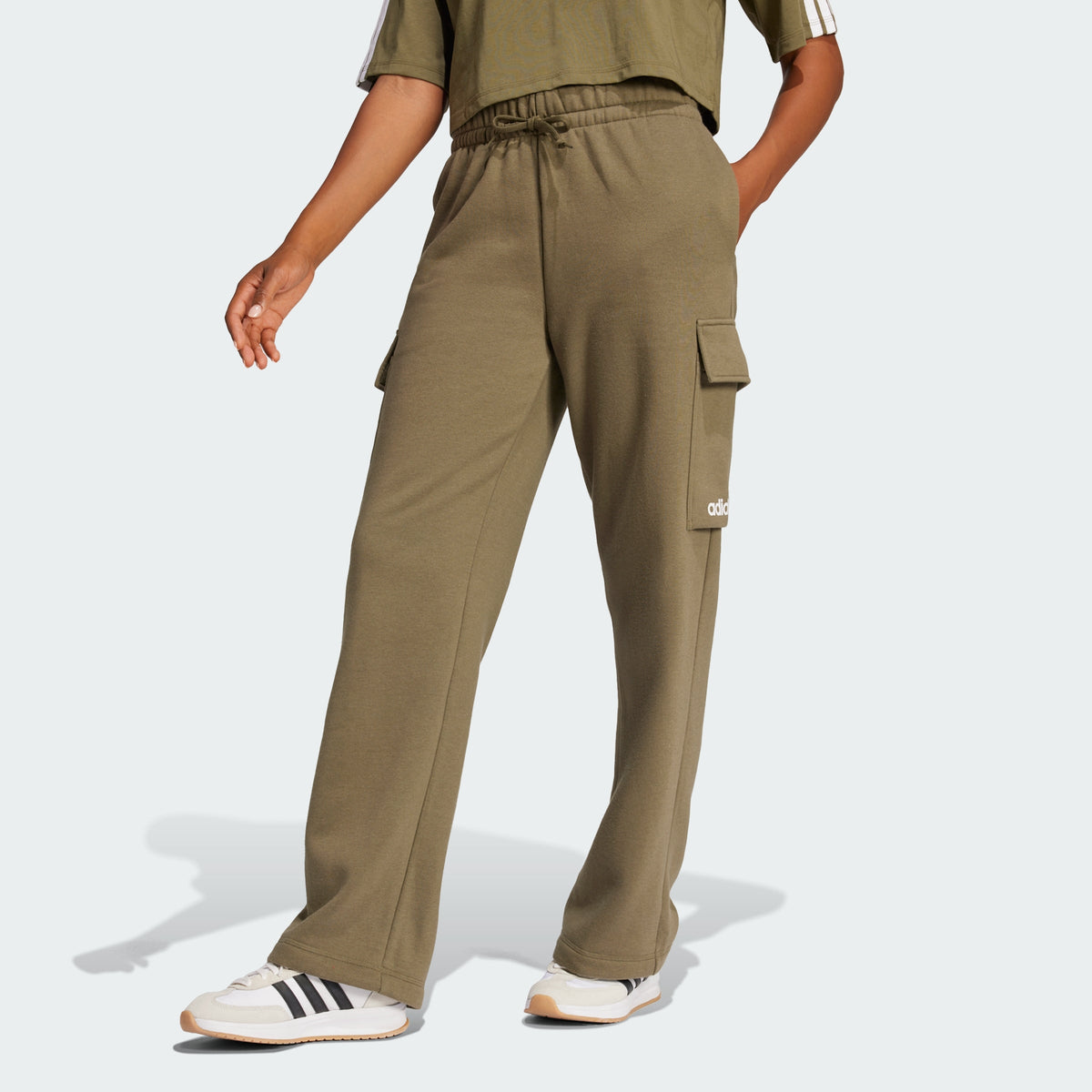 Women's Essentials Linear Fleece Cargo Pants