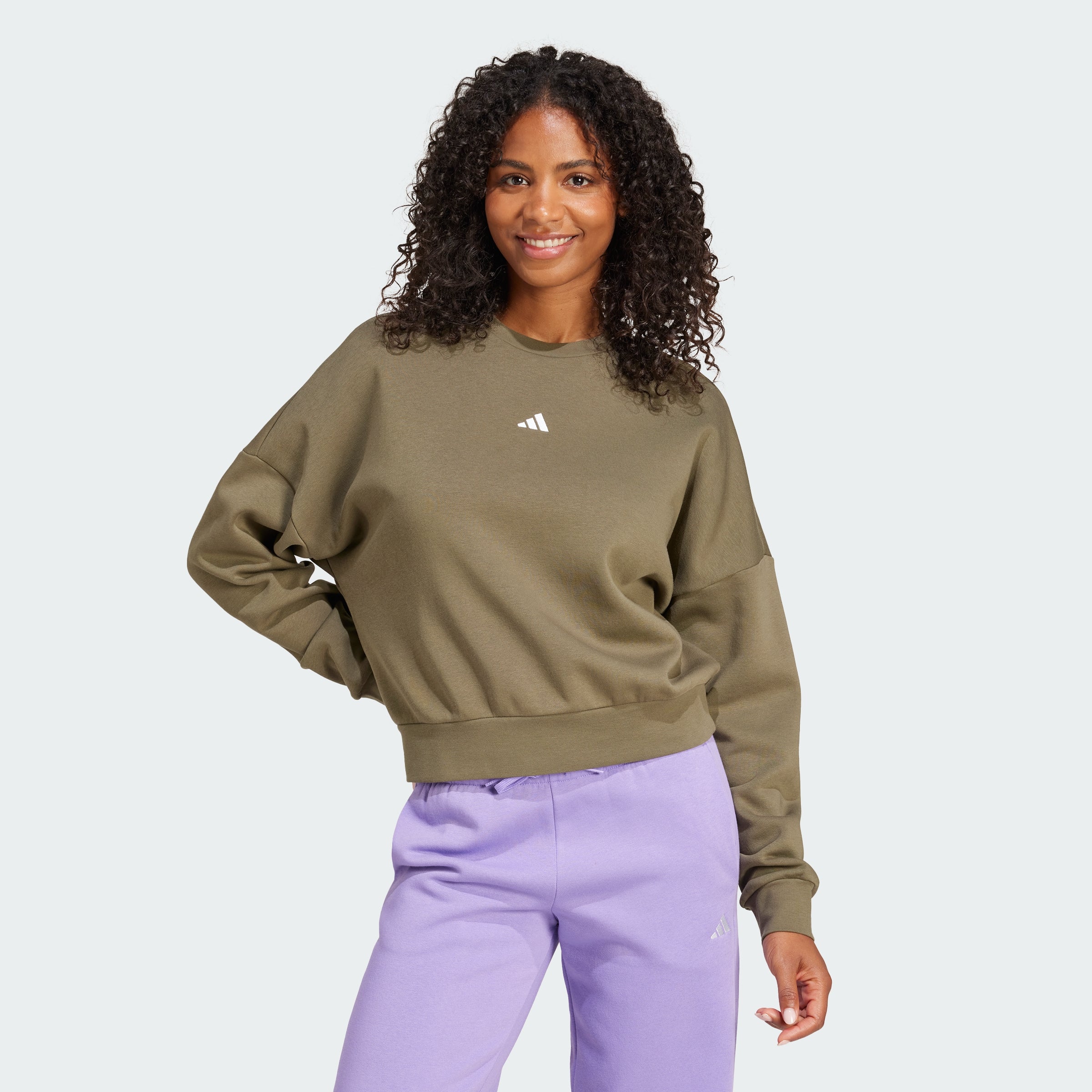 Women's Essentials Small Logo Feelcozy Sweatshirt
