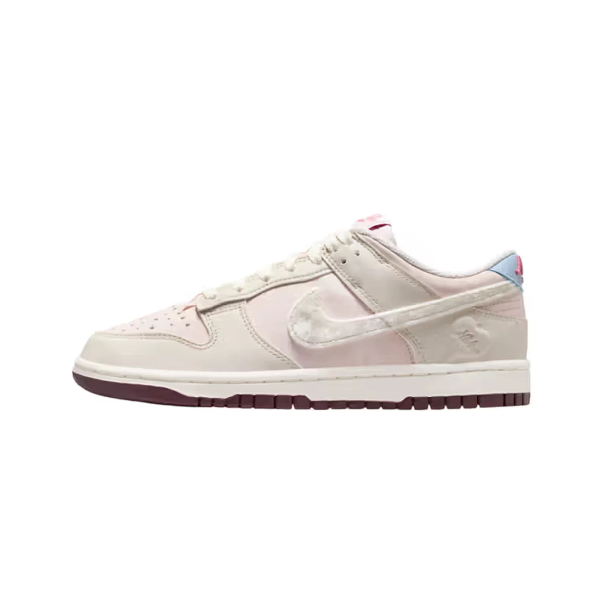 Dunk Low 'Valentine's Day' Women's (2026)