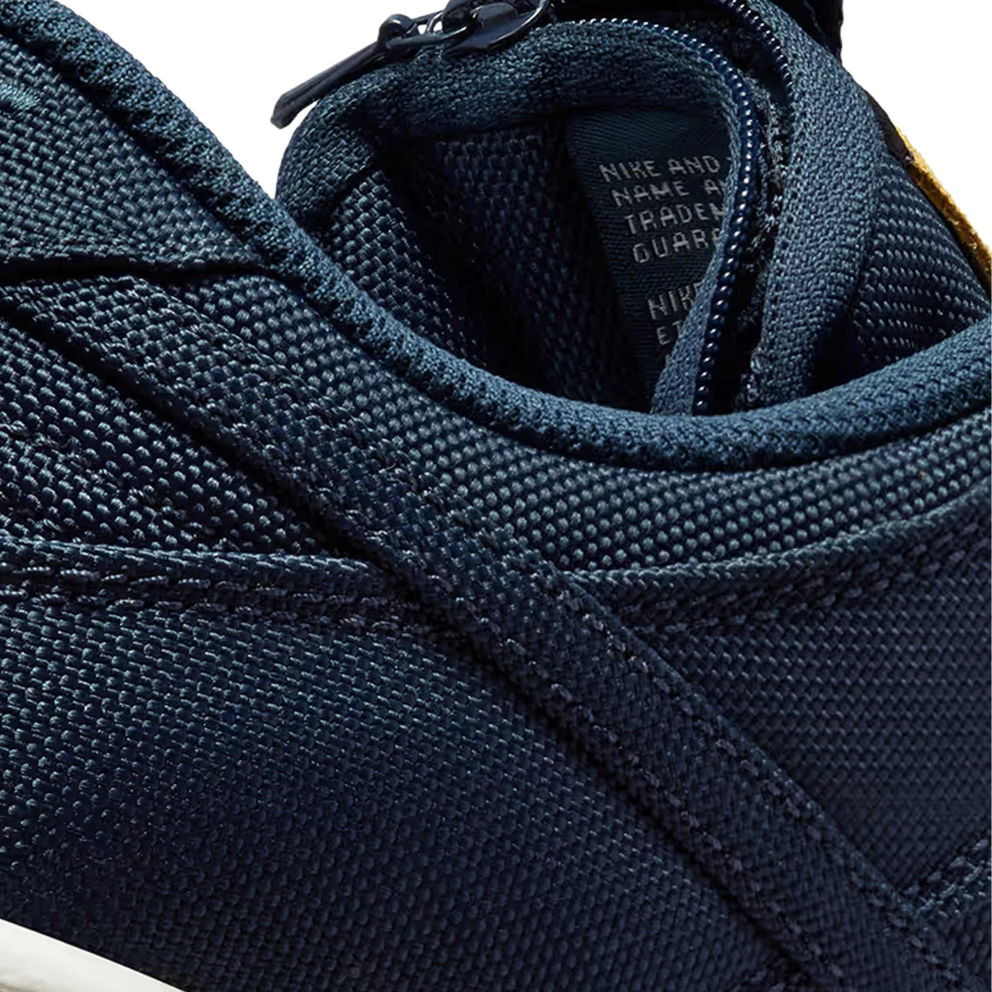 SB Dunk Low Pro PRM '90s Backpack' (2023)