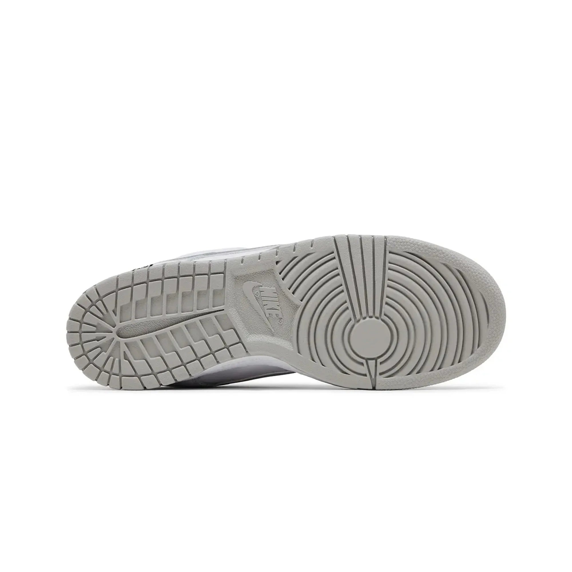 SB Dunk Low Supreme 94 'White Metallic Silver' (2025)