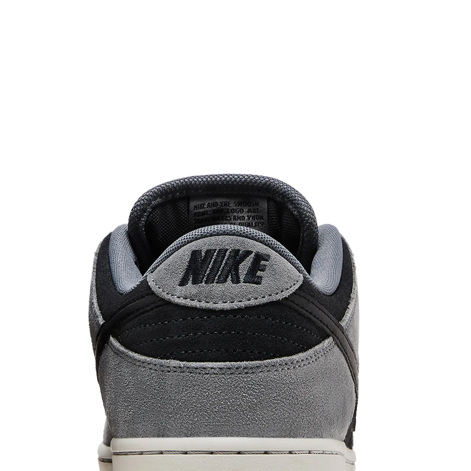 SB Dunk Low 'Dark Smoke Grey' (2024)
