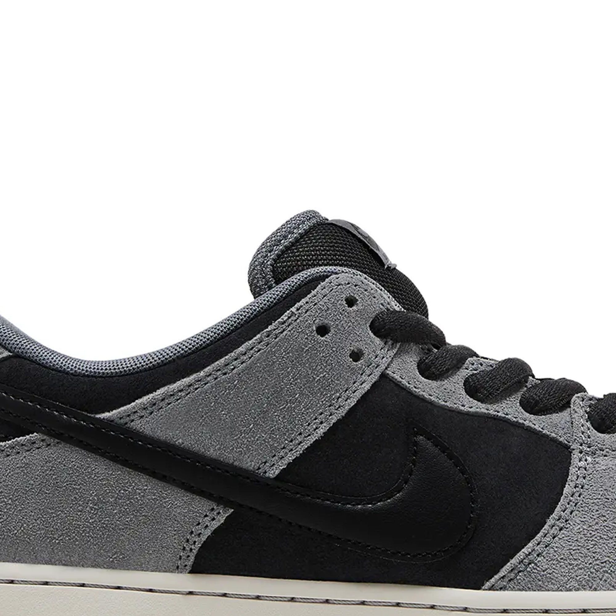 SB Dunk Low 'Dark Smoke Grey' (2024)