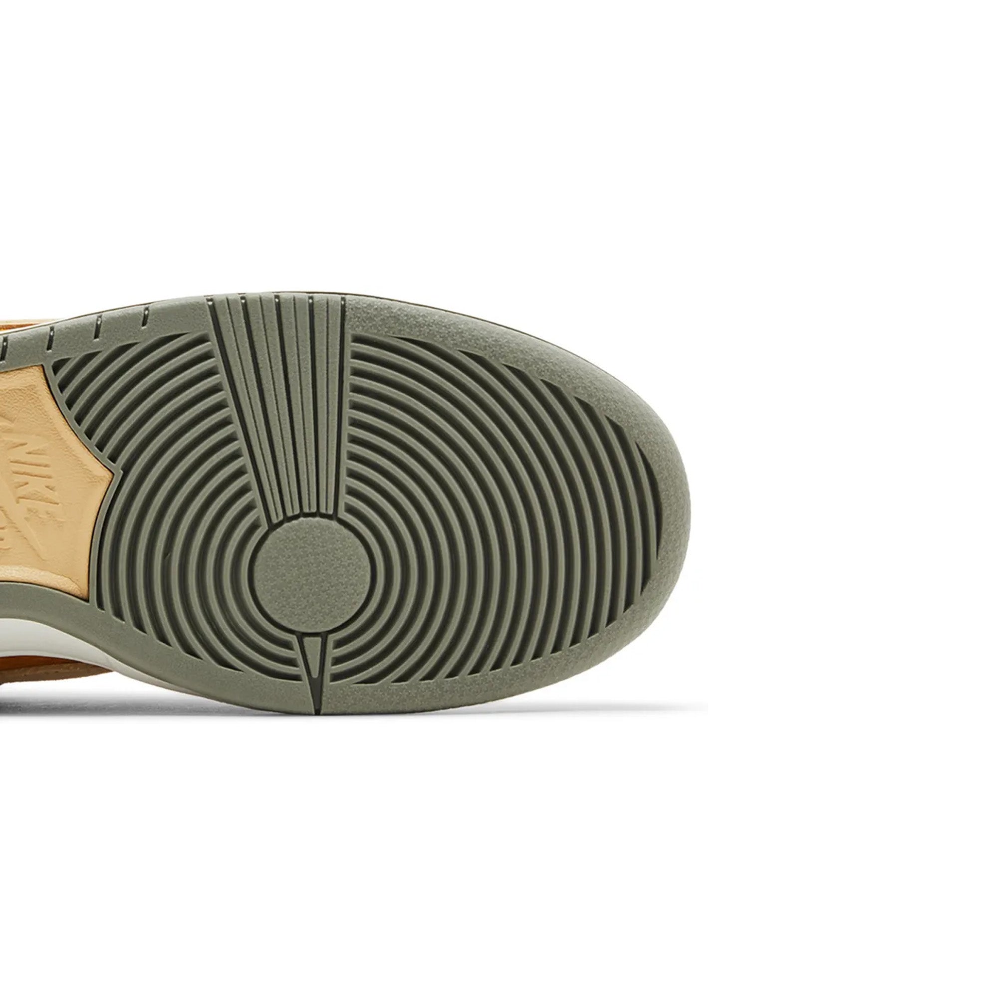 SB Dunk Low 'Light Carbon Monarch' (2024)