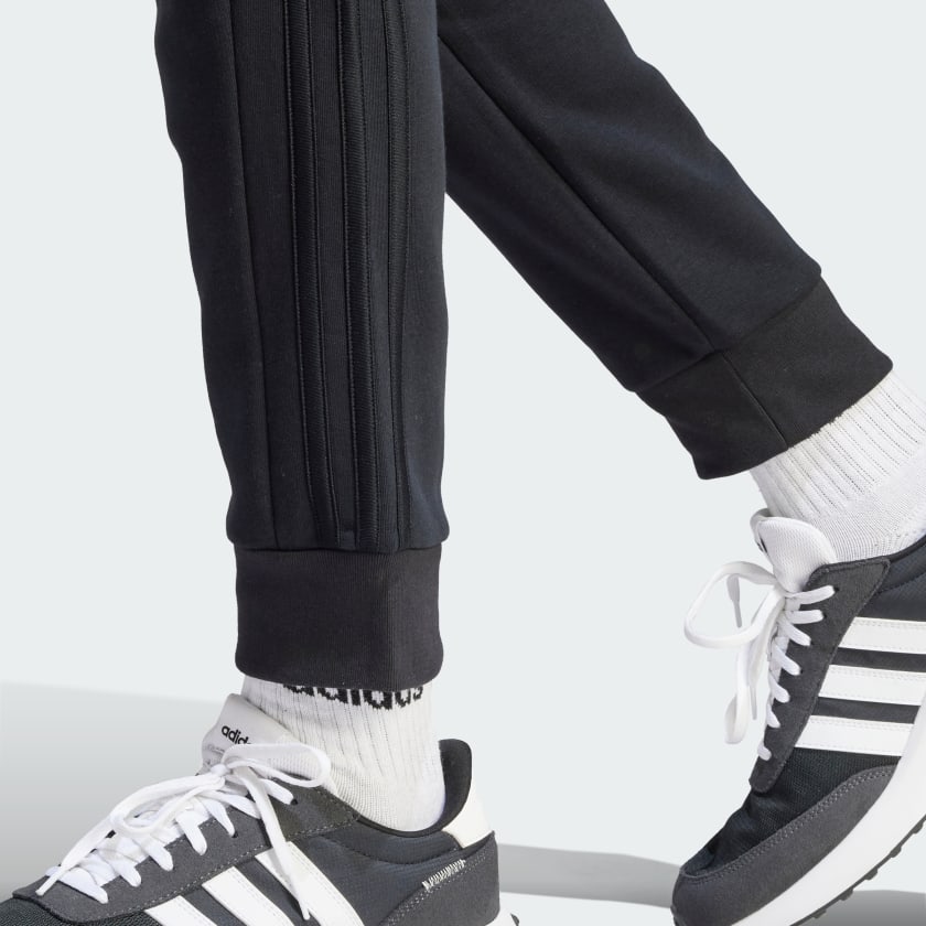 Men's Essentials Fleece 3-Stripes Tapered Cuff Pants